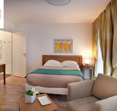Domitys Les Lanternes Bleues Aparthotel La Ciotat Exterior photo